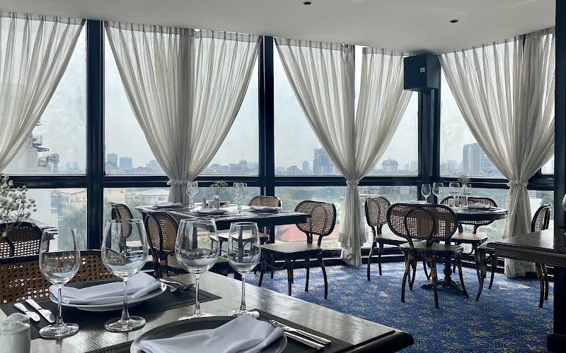 Momento Restaurant by La Nueva