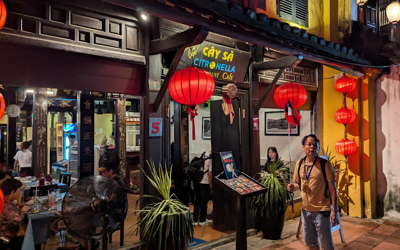 Quán Hải Sản Hậu