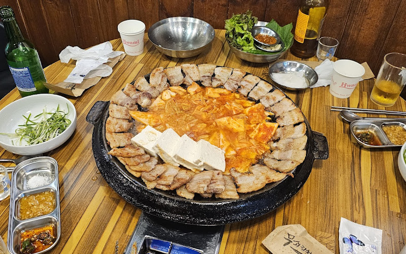 무쇠김치삼겹 광안점