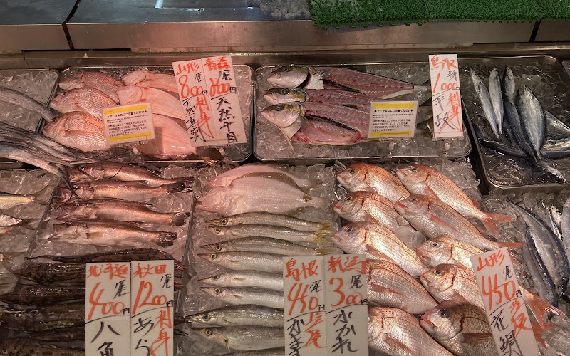 ヒマラヤカリー LaLaテラス内広場 （ケバブ屋)