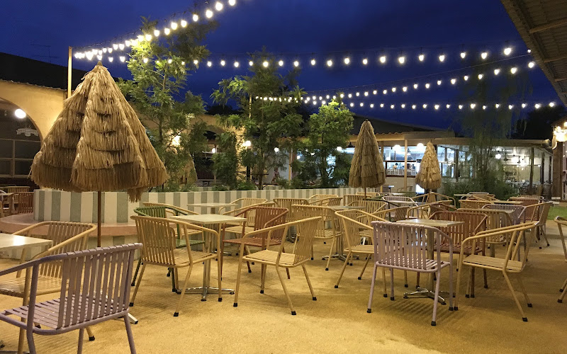 บ้านญาติ BARNYARD the city kitchen