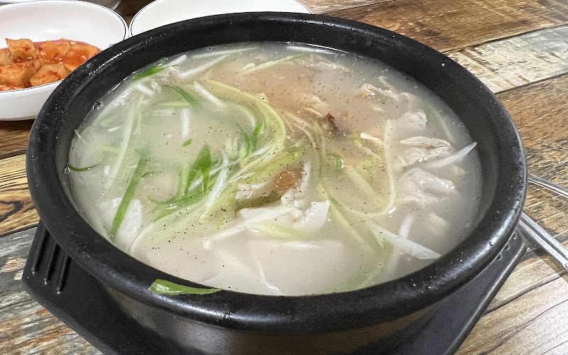 서부밀양돼지국밥전문점