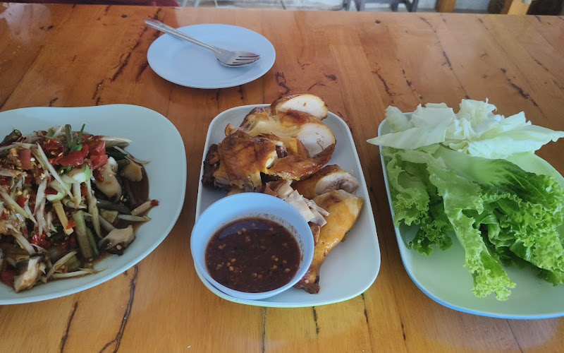 ส้มตำจำปาแดง