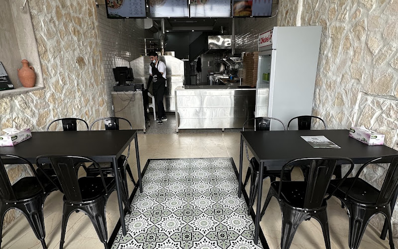 شيف منقوش -Chef Manqush restaurant