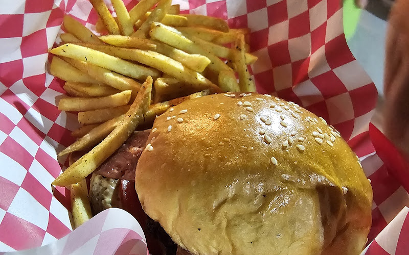 Loco Cafe: Burgers and Milkshakes