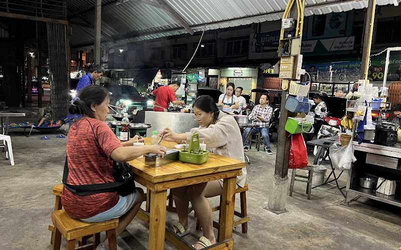 ร้านราดหน้าอพอลโล
