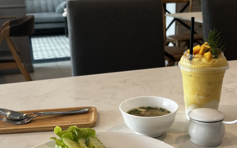 Baan Suan Cafe & Bistro