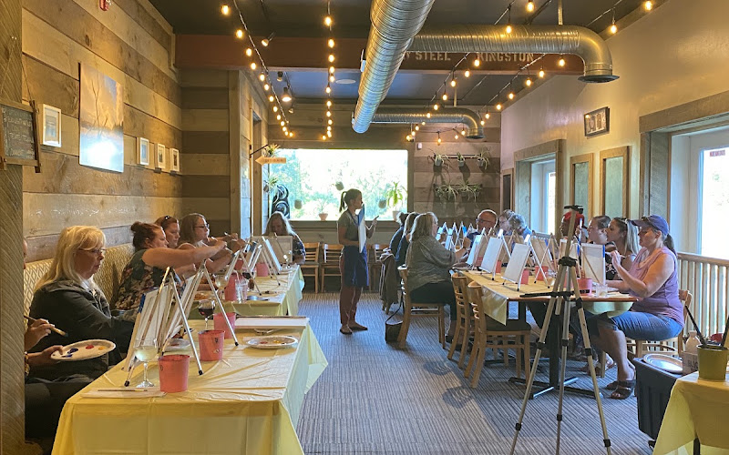 Creekside Bar & Bistro