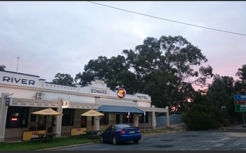 Edward River Hotel (The Buncha)