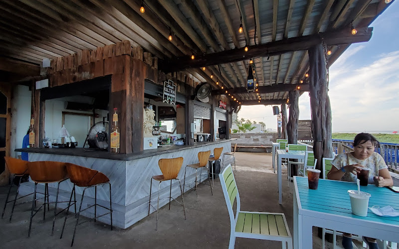 Seaside Bar & Grill