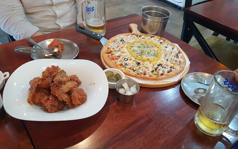 아이러즈피자앤치킨경주입실점