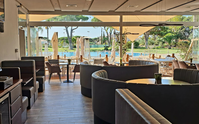 "Tiramisú" Restaurant & Pool Bar