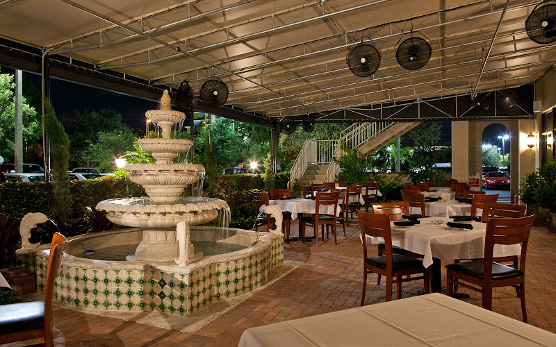 Bistro Mezzaluna