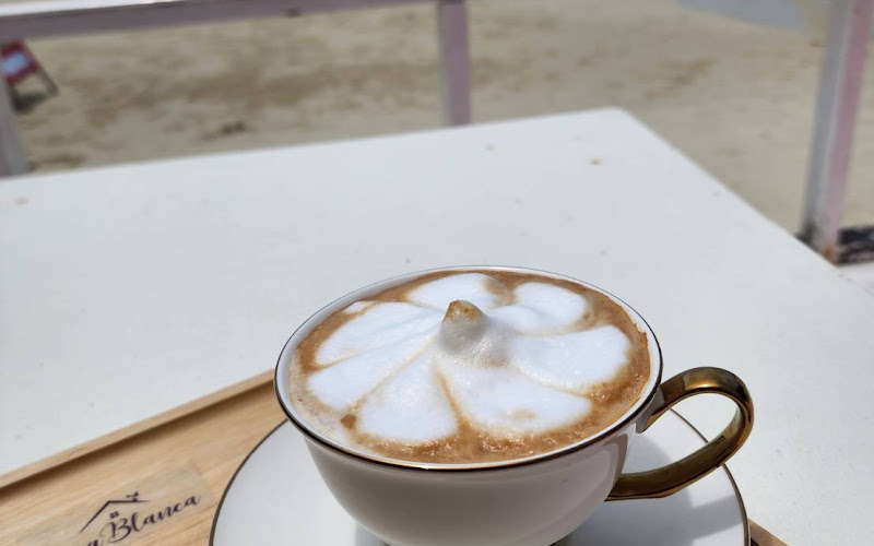 CasaBlanca​ at Samed Cafe​&Bar คาซาบลังก้า เกาะเสม็ด [อ่าววงเดือน]