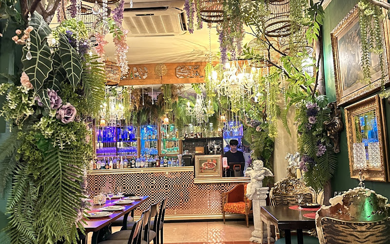 บ้านผาสุข X Friday café garage & restaurant khonkaen