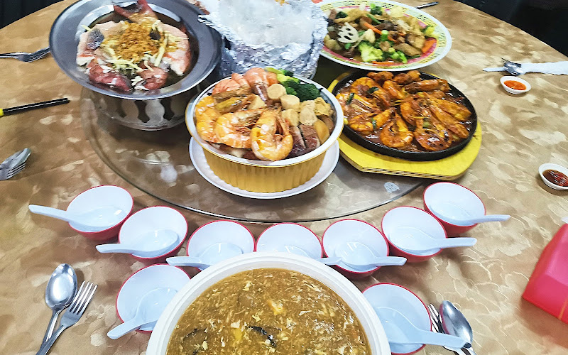 龍門海鲜炭烧鱼头炉金山园 Longmen Seafood Restaurant