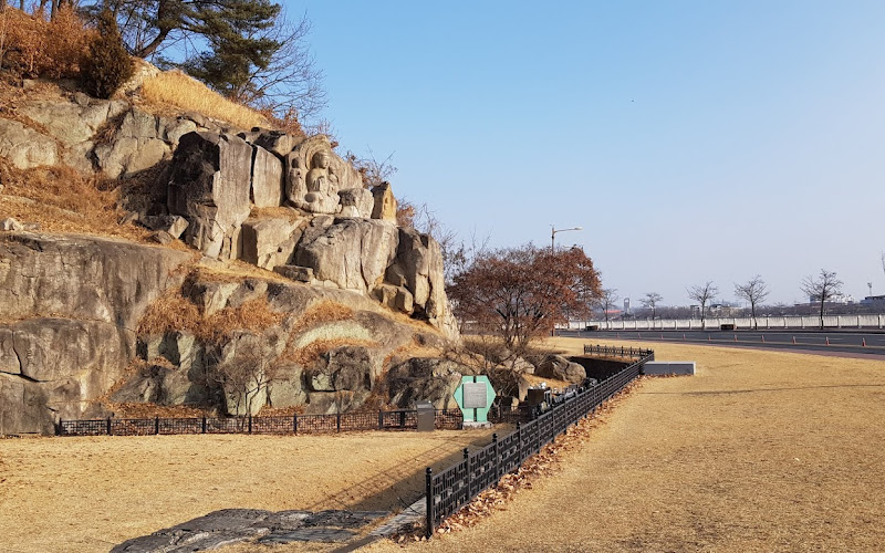 영주가흥리마애삼존불상