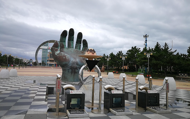 Hand of Mutual Shake