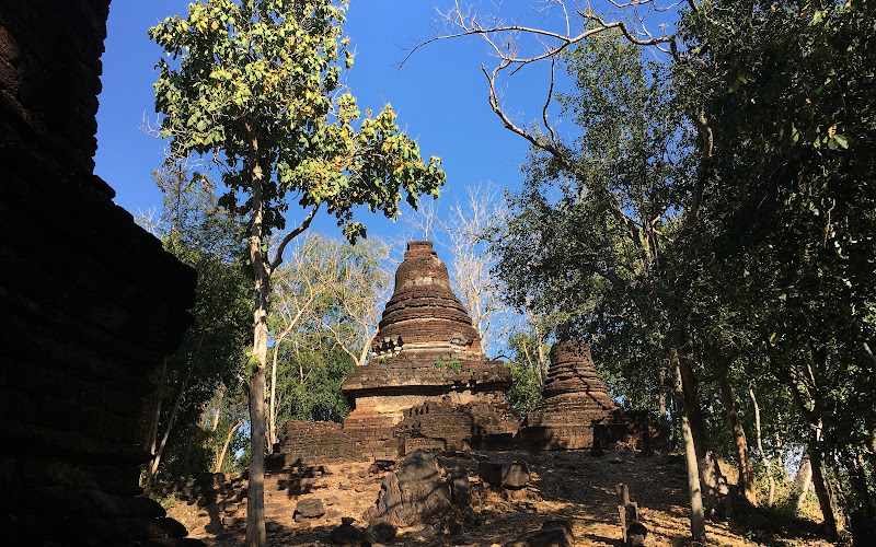 Wat Khao Phanom Phloeng