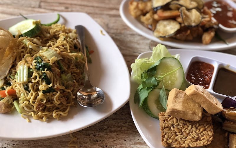 Warung Mbok Luh - Sindu Kelod