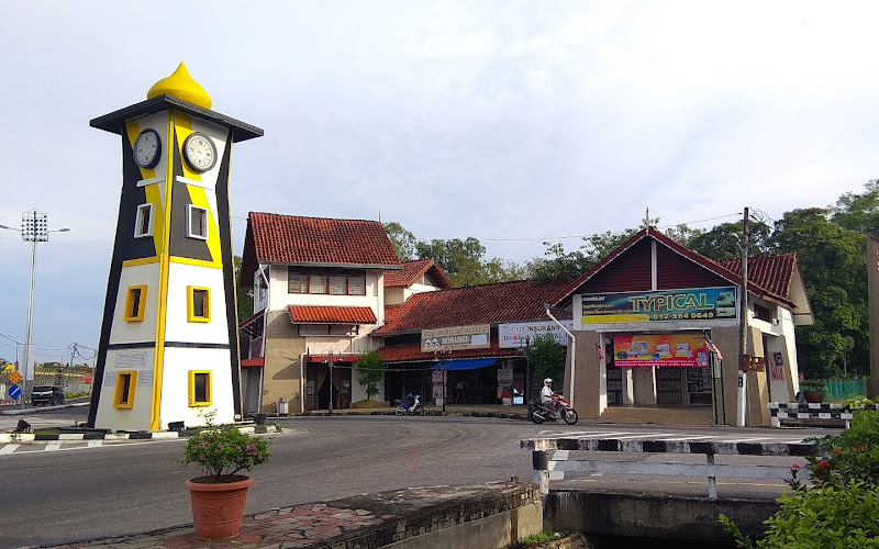Big Clock Roundabout Parit Buntar
