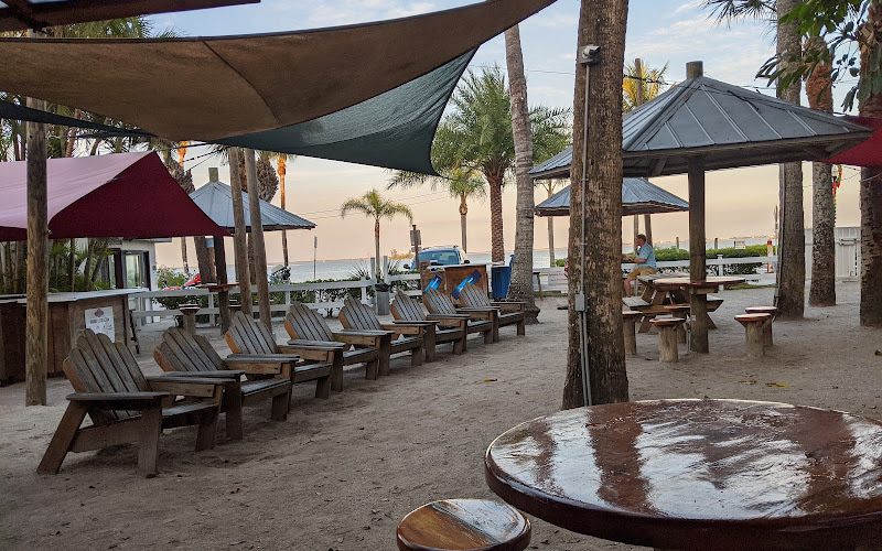 Earl's Hideaway Lounge