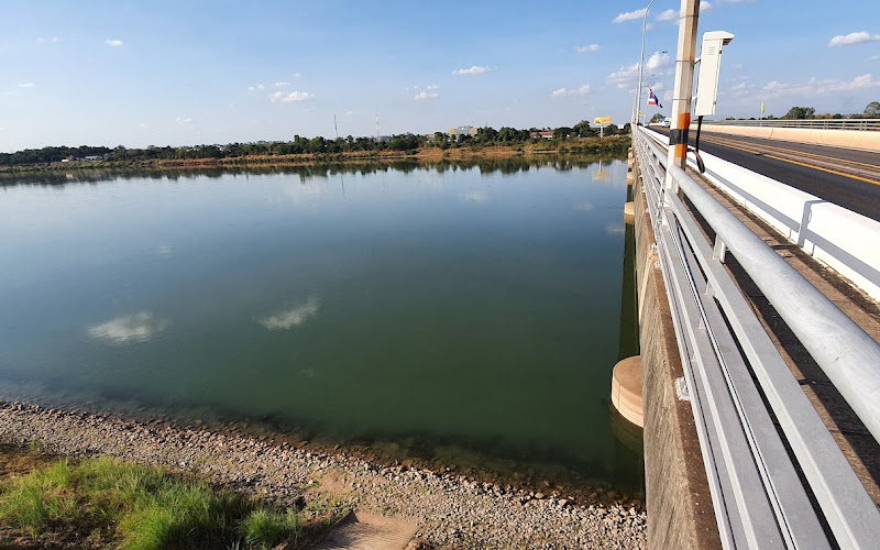 タイラオス友好橋