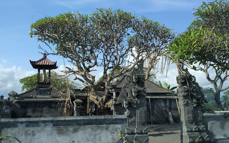 Pantai Batu Tumpeng