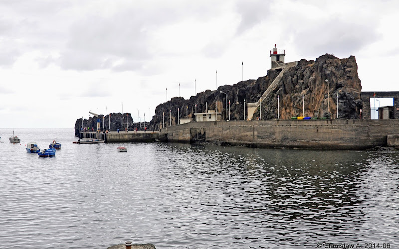 Câmara de Lobos lighthouse