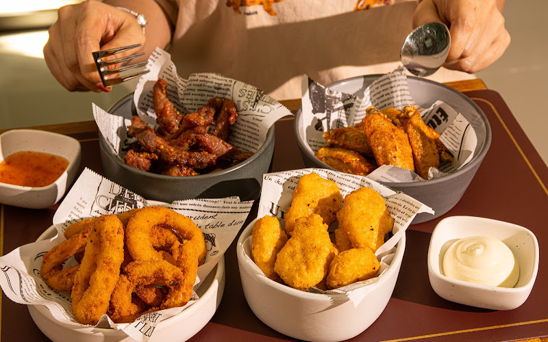 Bag Fryday Bar & Bistro