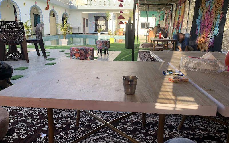 The Cafe' Cabana