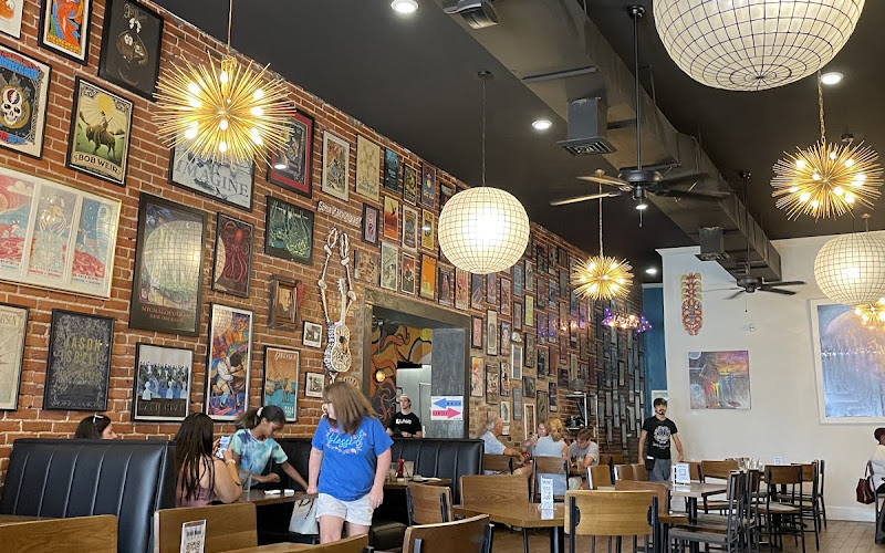 LUNA Bar & Grill Downtown