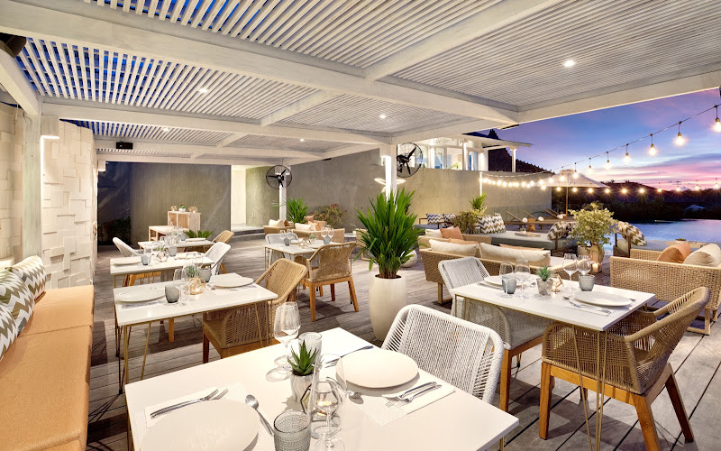 Hidden Gem Uluwatu - Restaurant & Wine Lounge