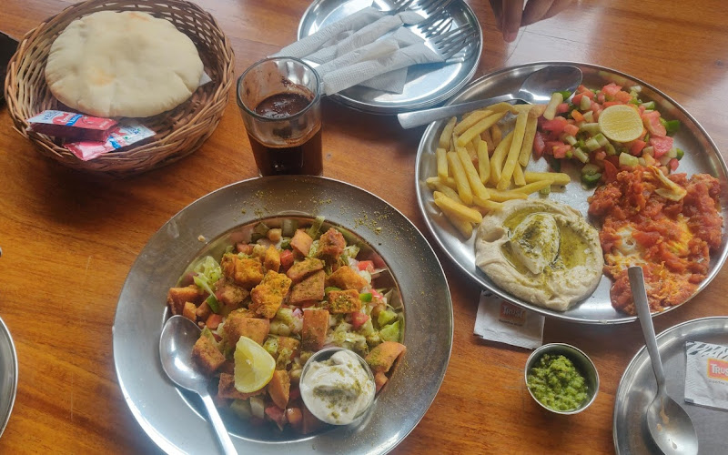 A Blue Star Garden Restaurant and Home Stay