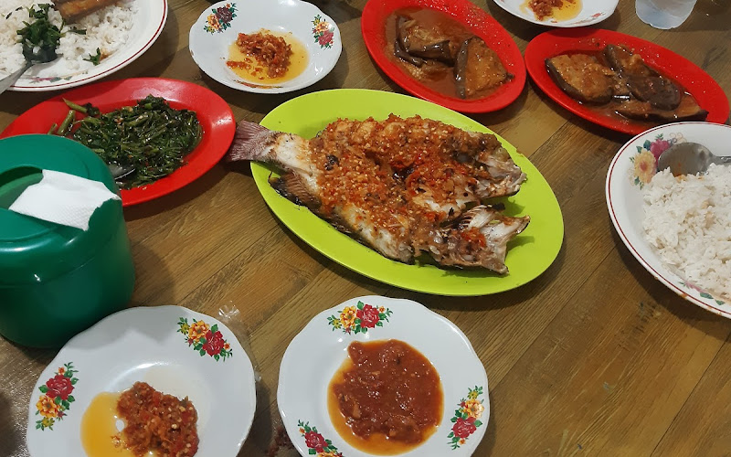Warung Ikan Bakar Rica-rica Ala'