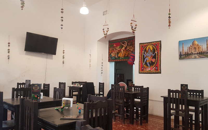 Red Indian Chilli - Indian Restaurant (Comida Hindu)