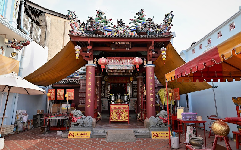 San Chao Saengtham