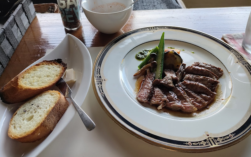 Cuisine Rakuda Restaurant