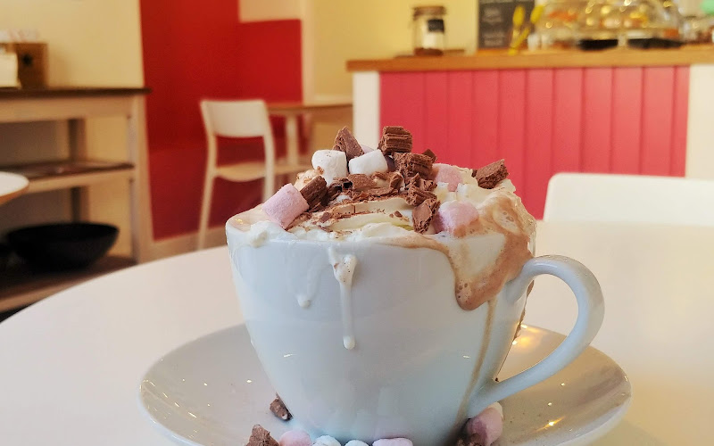 KiKi's cafe and juice bar