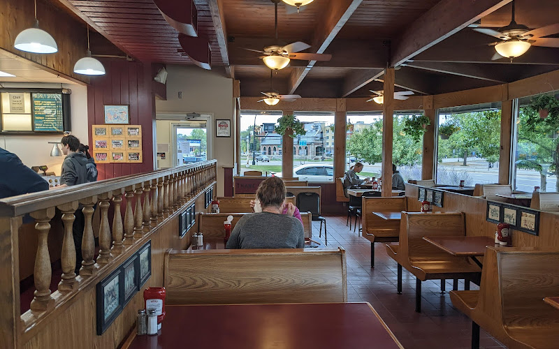Quarterback Club Family Restaurant