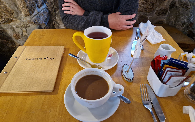 Kavorna Cafe & Bistro