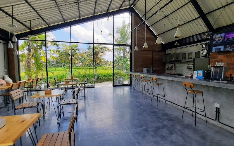 Demetri Ubud
