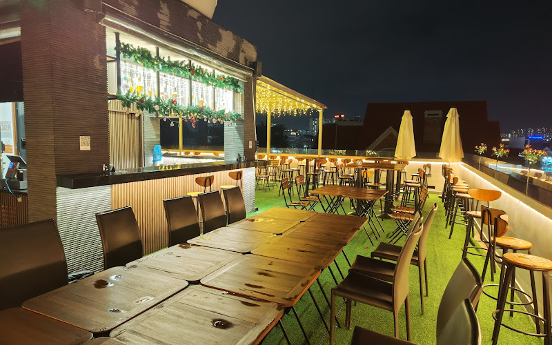 Shiso Rooftop & Restaurant