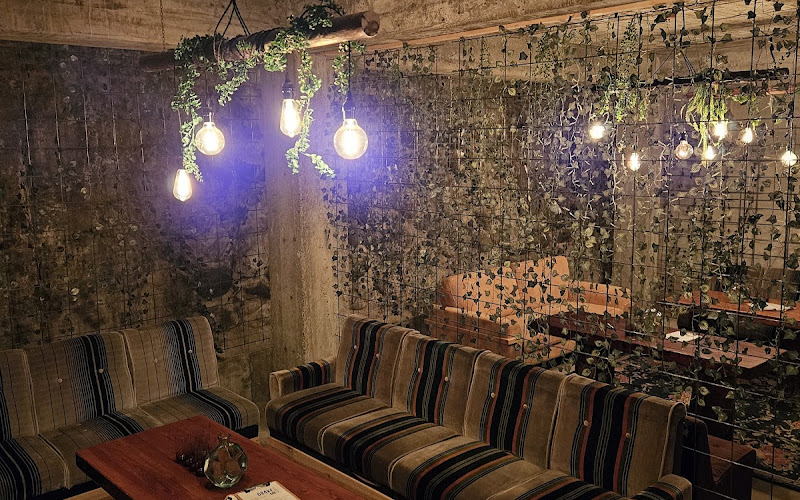 OBAKE BAR & RESTAURANT
