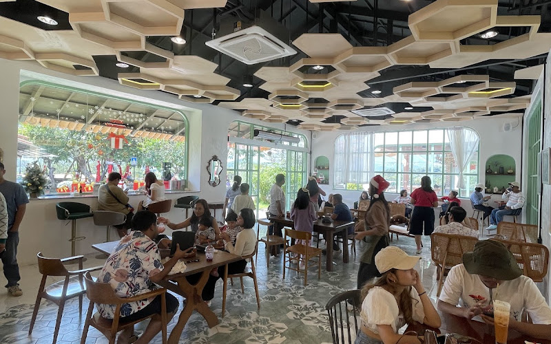 Oliva View De’Cafe:โอลิว่า วิว เดอคาเฟ่