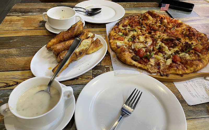 US Pizza - West Coast Plaza