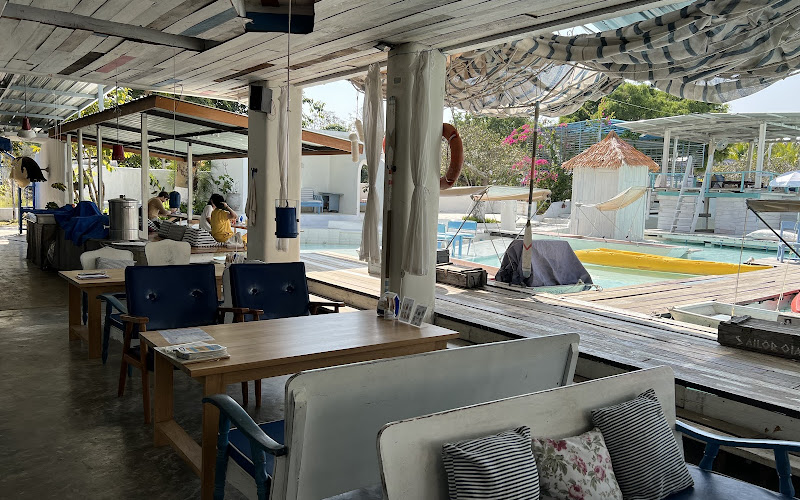 SAILOR OIA gallery cafe’