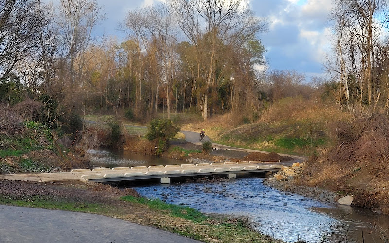 Little Sugar Creek Greenway: Tyvola Road to Huntingtowne Farm Park