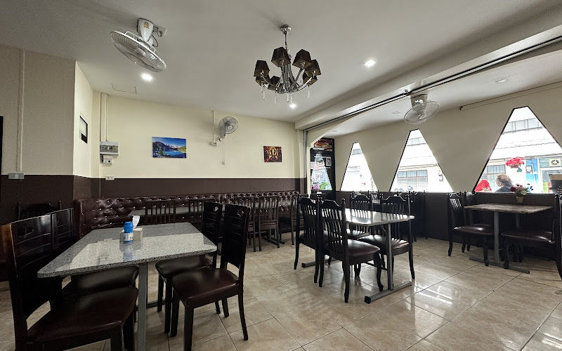 Everest Indian Restaurant