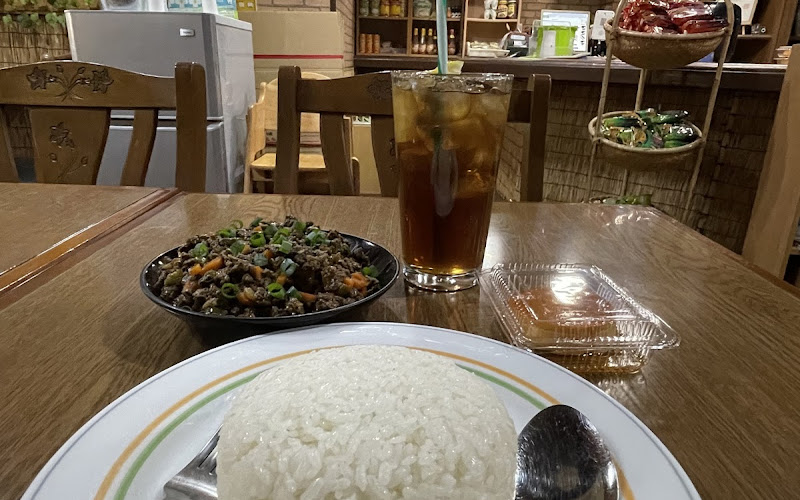 Mekeni Restaurant 2.0 with 805 Bar